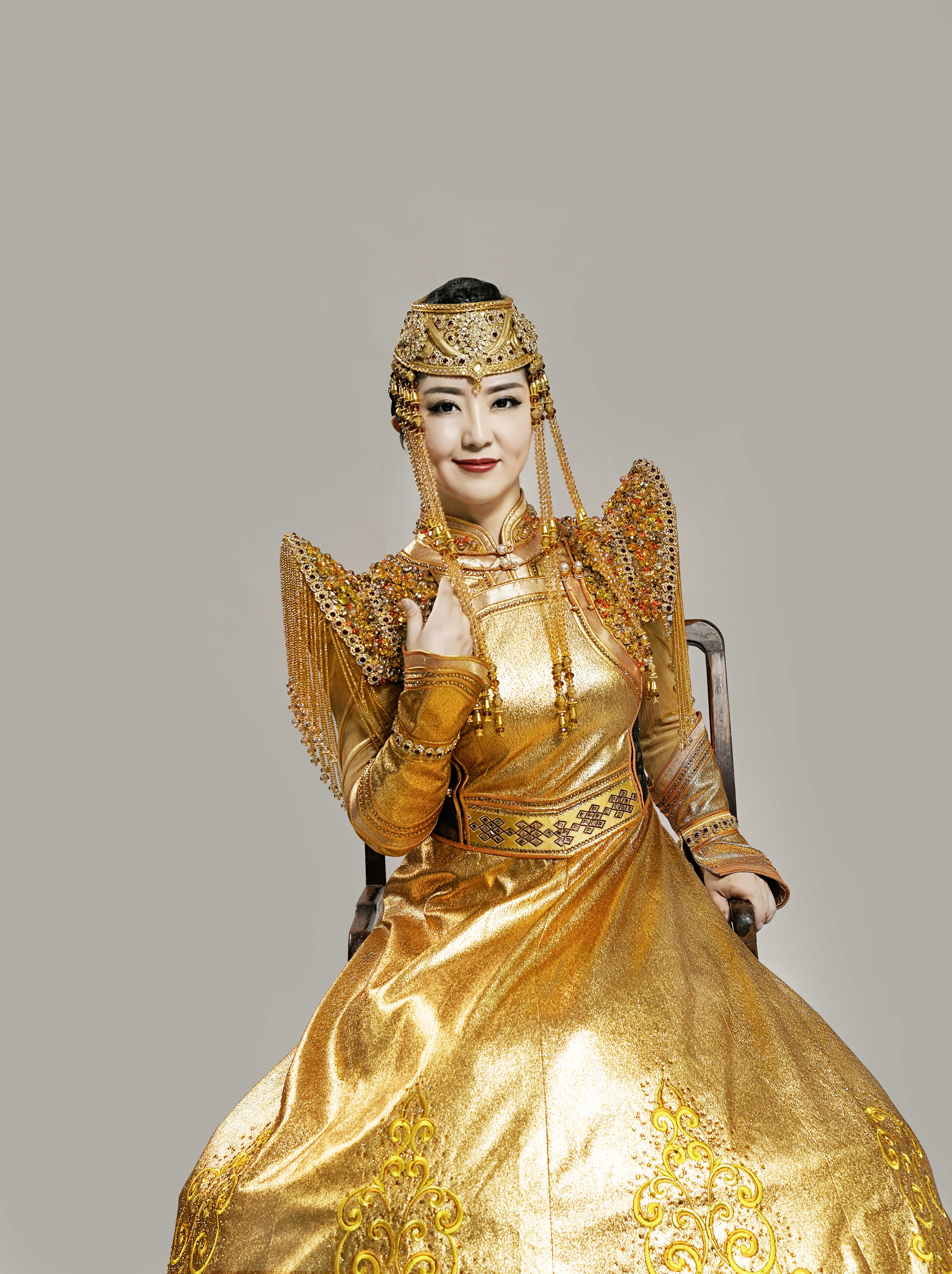  p>格格,原名蒙克其其格,8月1日出生于内蒙古自治区赤峰市克什克腾旗