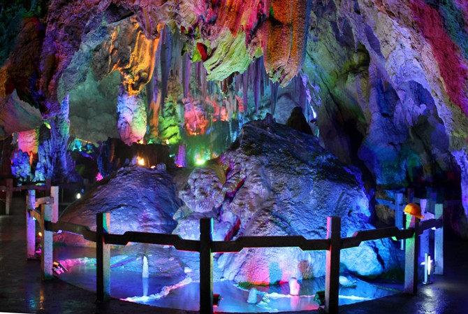 铜仁市松桃潜龙洞旅游景区