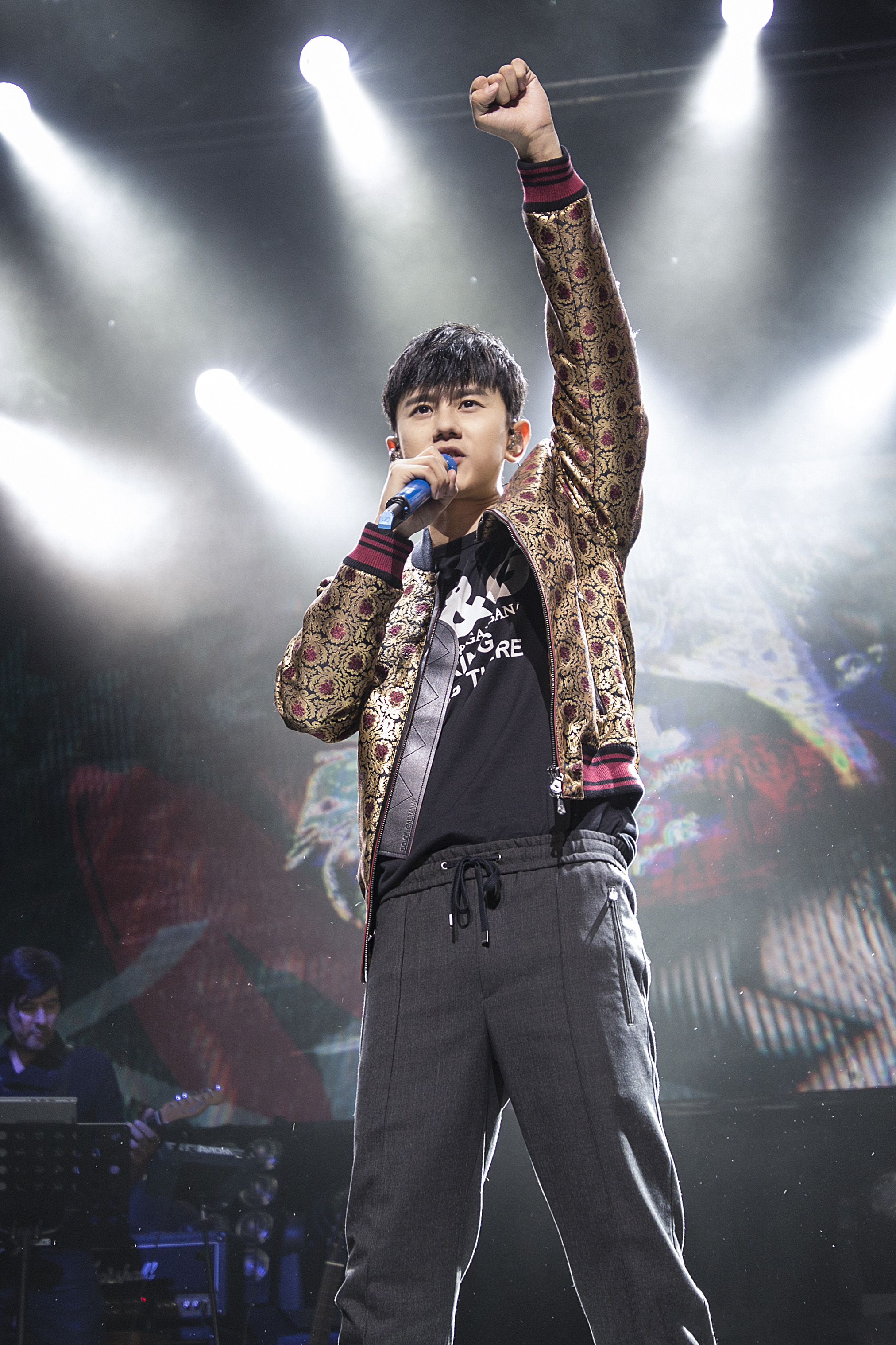  p>张杰(jason zhang),1982年12月20日出生于四川省成都市,中国流行男