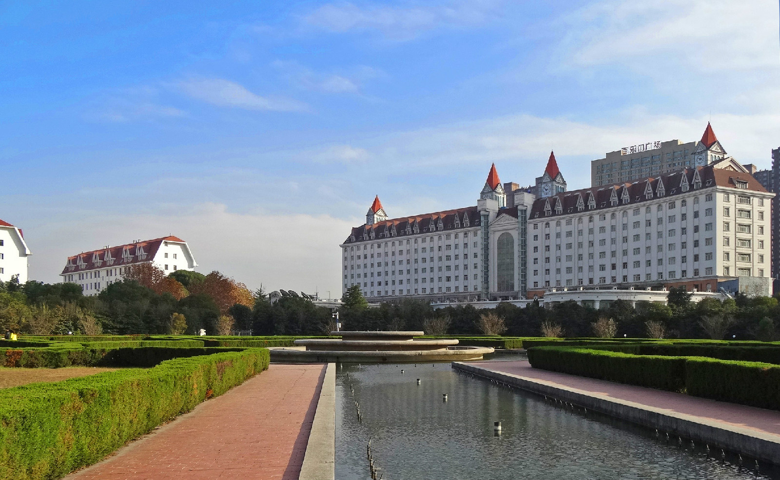  p>合肥欧洲风情街,简称"欧风街",位于安徽省合肥市金寨路 a href="#"