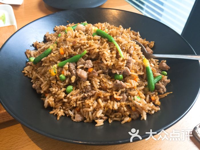 耗油黑椒牛肉粒炒饭