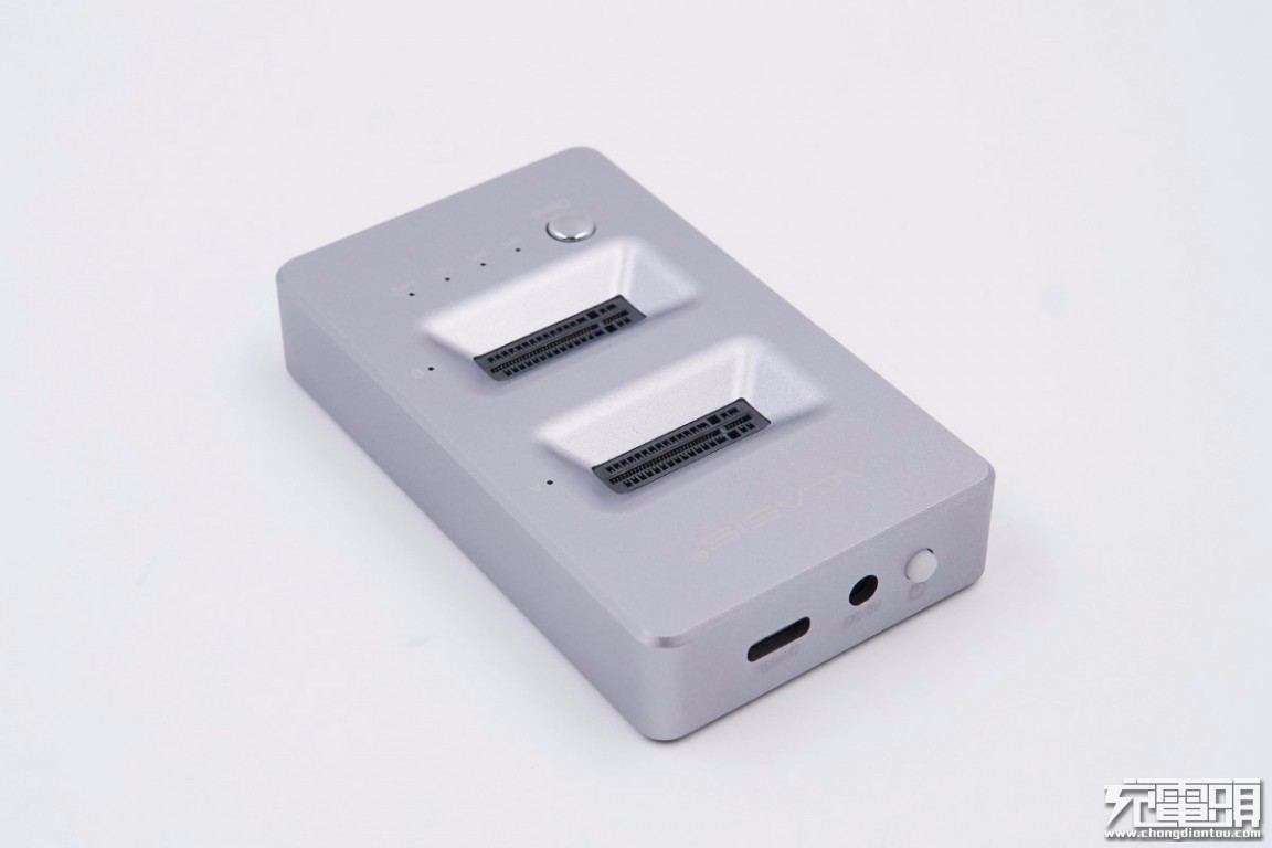 拆解报告：ACASIS阿卡西斯M.2 NVME固态移动硬盘座M03_百科TA说