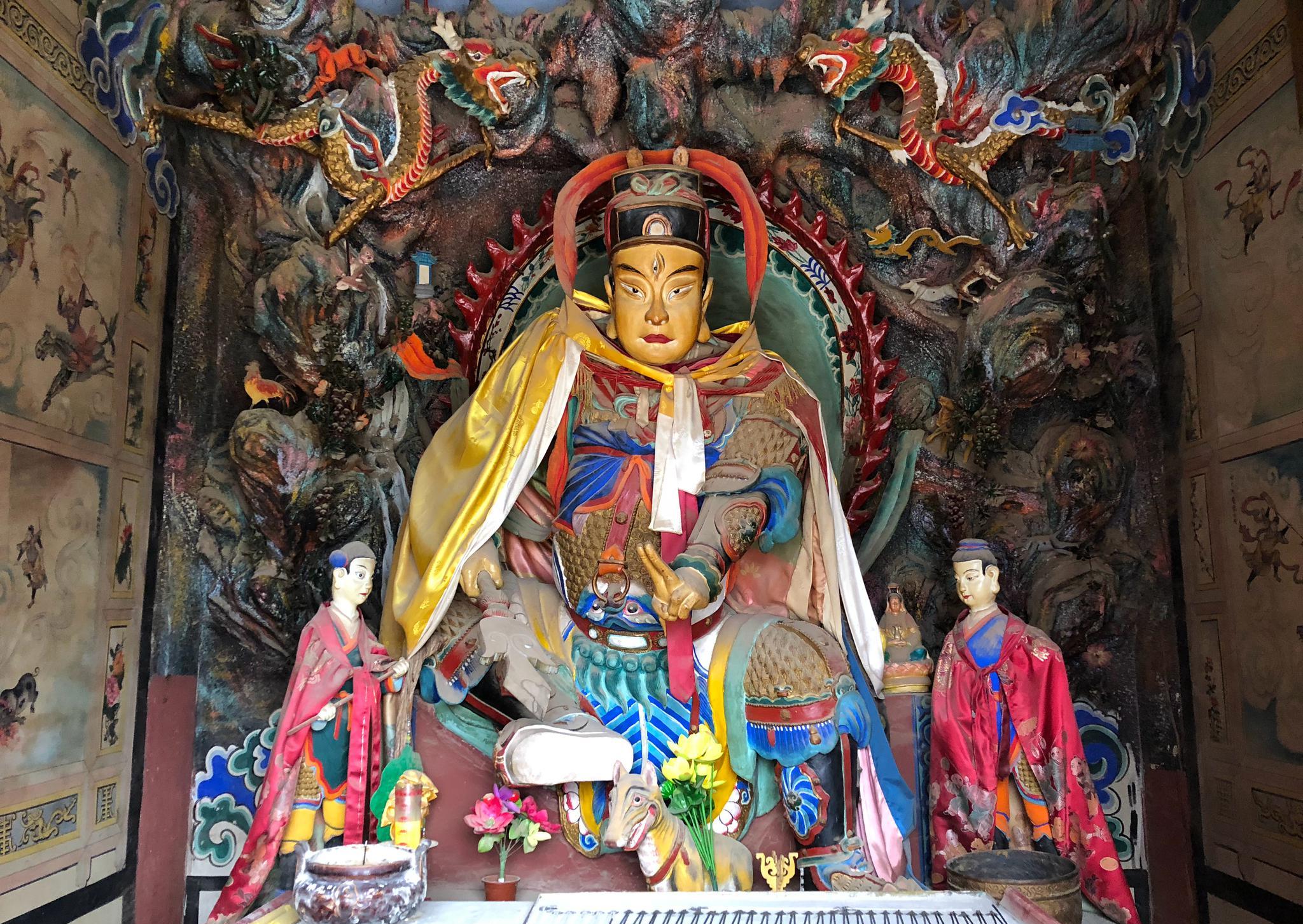 qfrlr">北武当,始建于西汉,自古即有"迭烈揽胜"之说,为"平川八景"之一