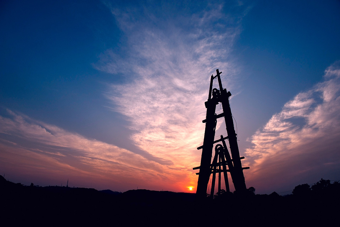 井深1062米,井径20厘米,天车高15米,系自贡矮架 a target="_blank"