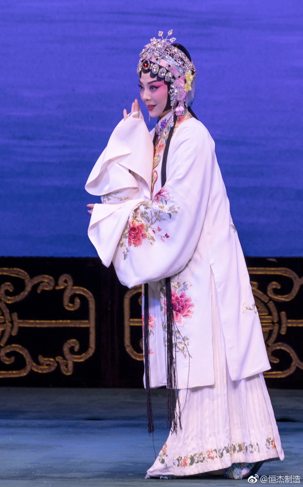 wxd">王怡,女, a target="_blank" href="/item/北京京剧院/3060796"