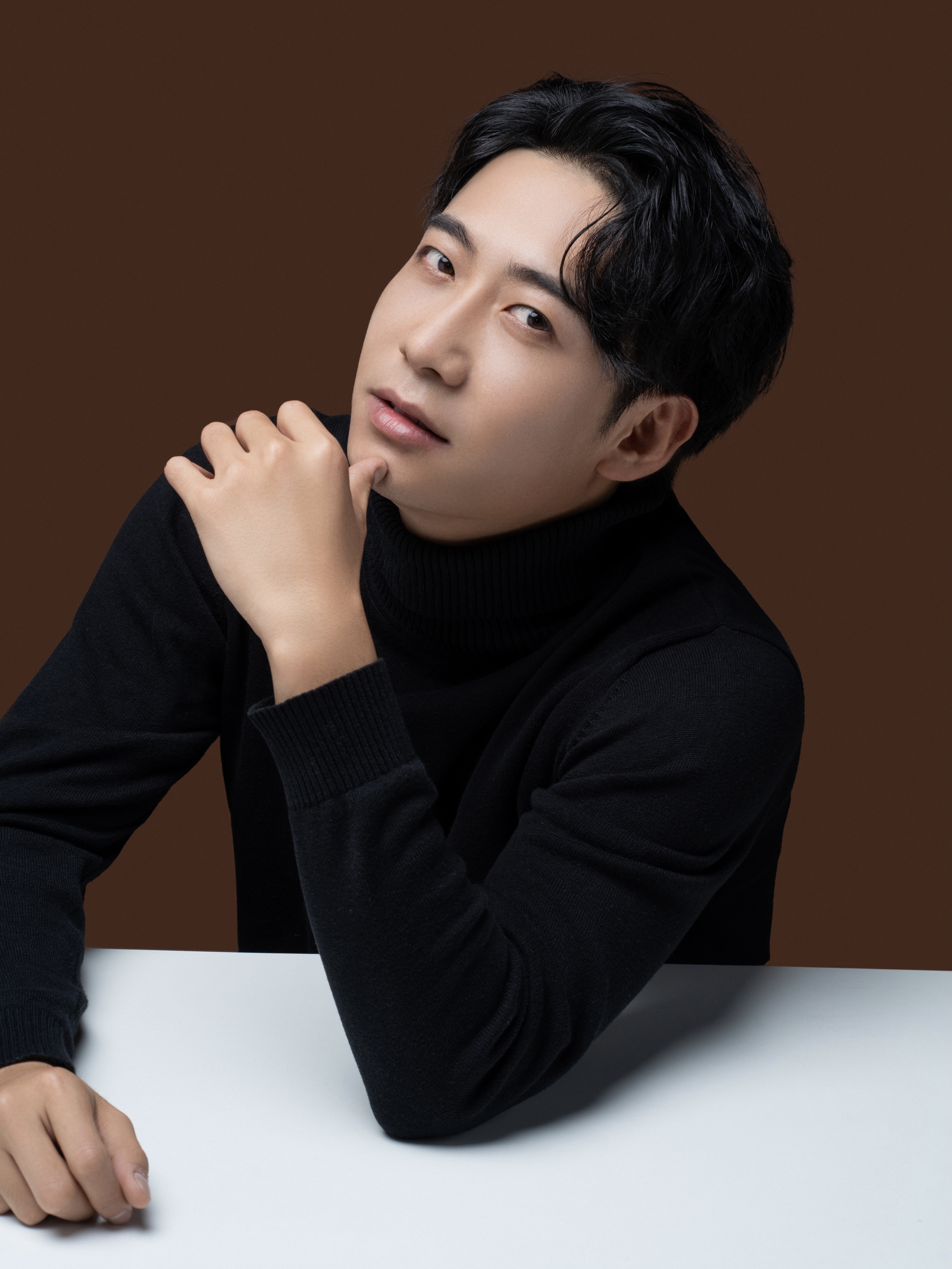  p>周航,1993年11月3日出生于甘肃省天水市,中国内地影视男演员.