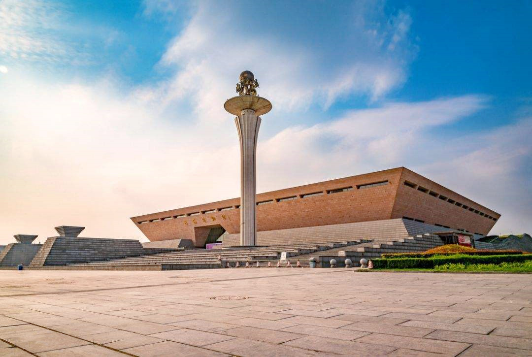  p data-id="gnwo3icee9">洛阳博物馆位于河南省洛阳市洛龙区聂泰路