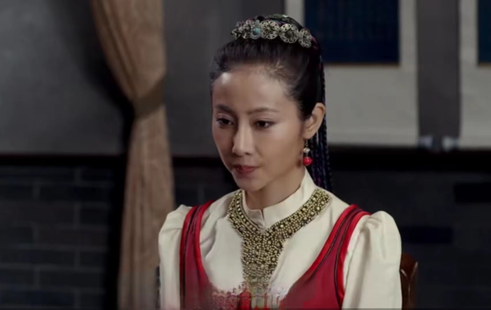 宋香丽是《 a target="_blank" href="/item/大漠苍狼/13483255"