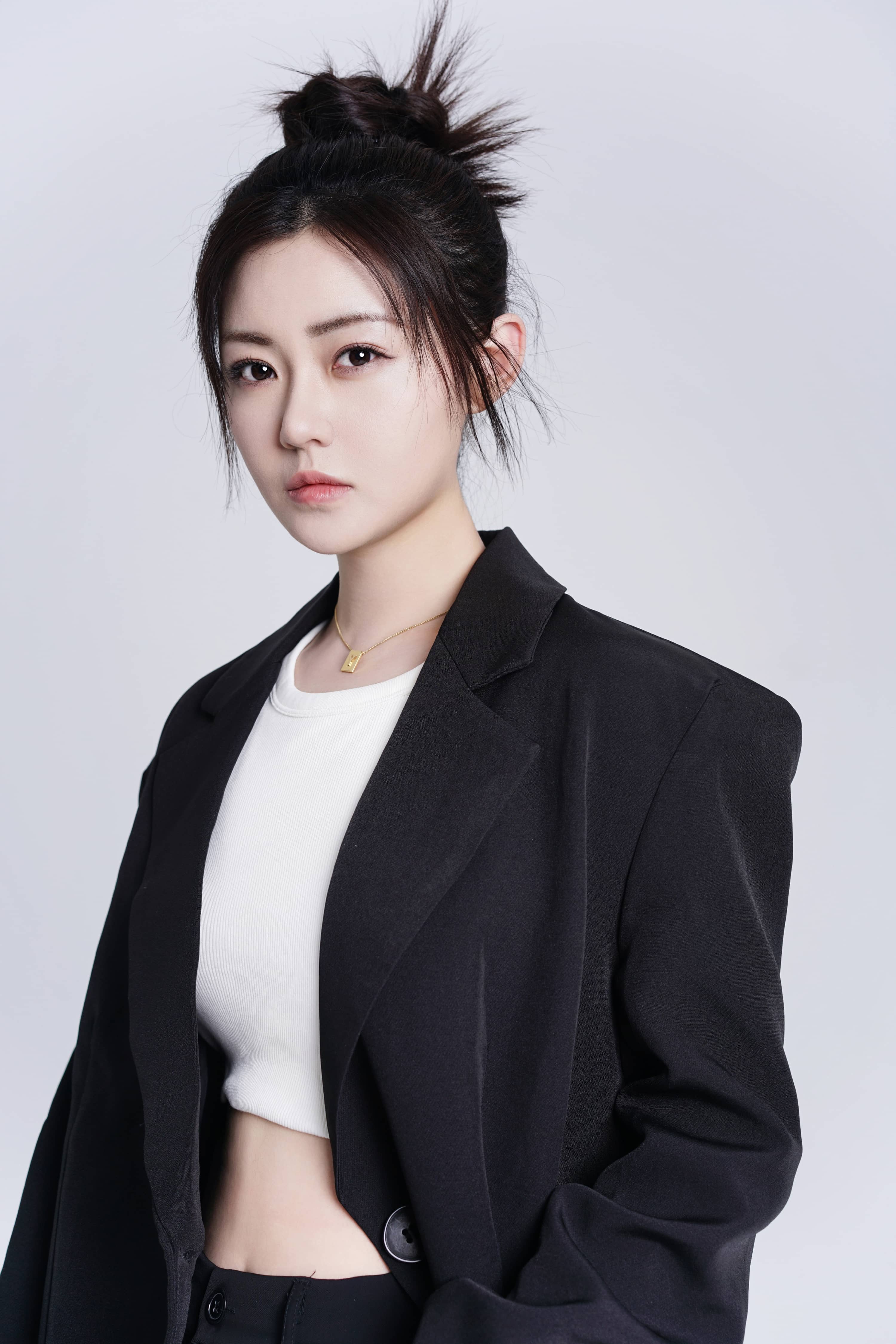  p data-id="gnbzhv5sfc">张悦楠,出生于1995年3月3日,毕业于 a