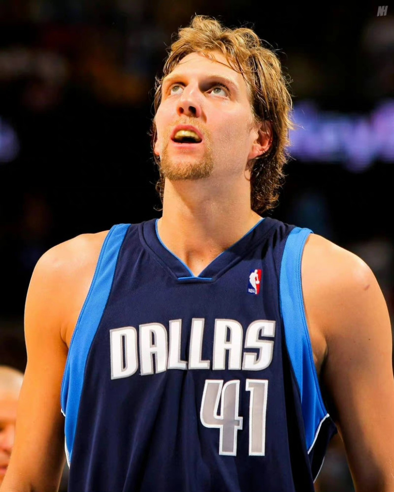 大前锋(power forward)是 a target="_blank" href="/item/篮球比赛