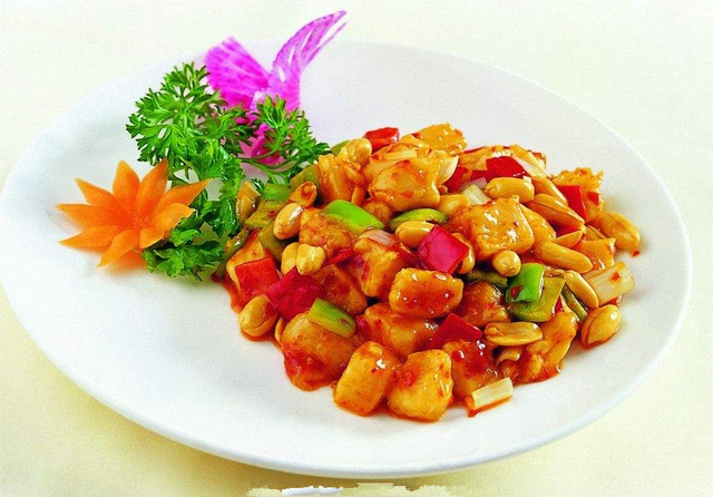  p>宫保鸡丁(kung pao chicken),是一道闻名中外的特色传统名菜,在 a