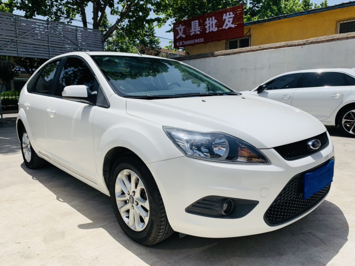 福克斯 2013款两厢经典 1.8l mt基本型