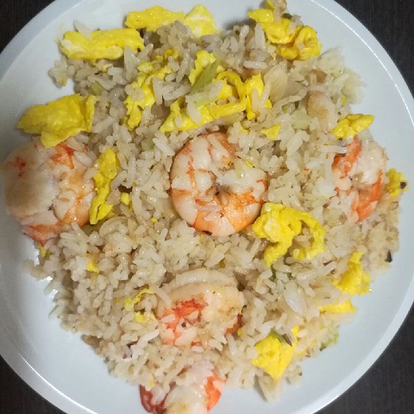 【鸡蛋虾仁炒米饭】