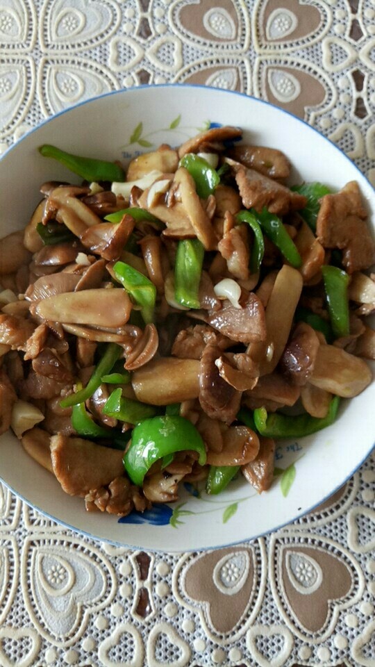 球盖菇炒肉片