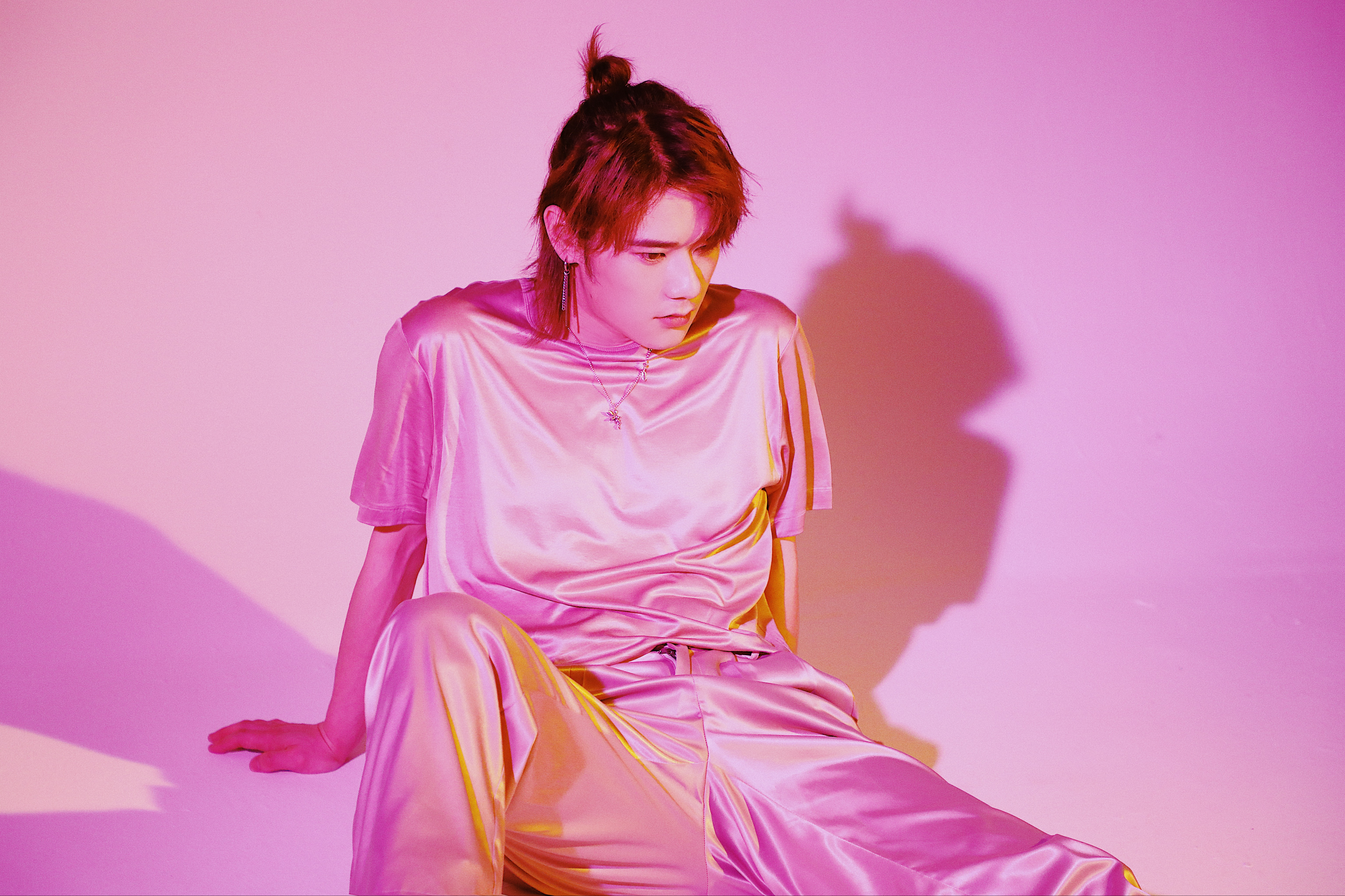  p>太一,本名郭岳,出生于北京市,中国内地流行乐男歌手,词曲创作者.