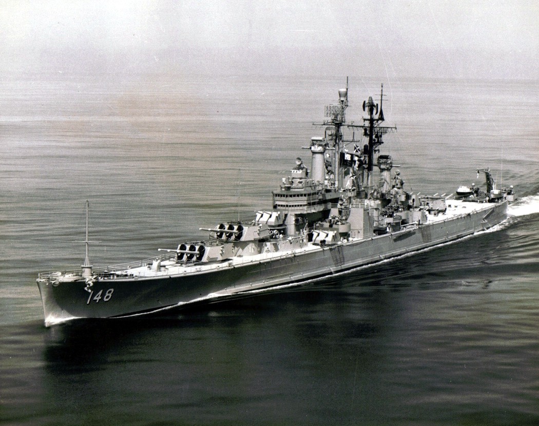 得梅因级重巡洋舰