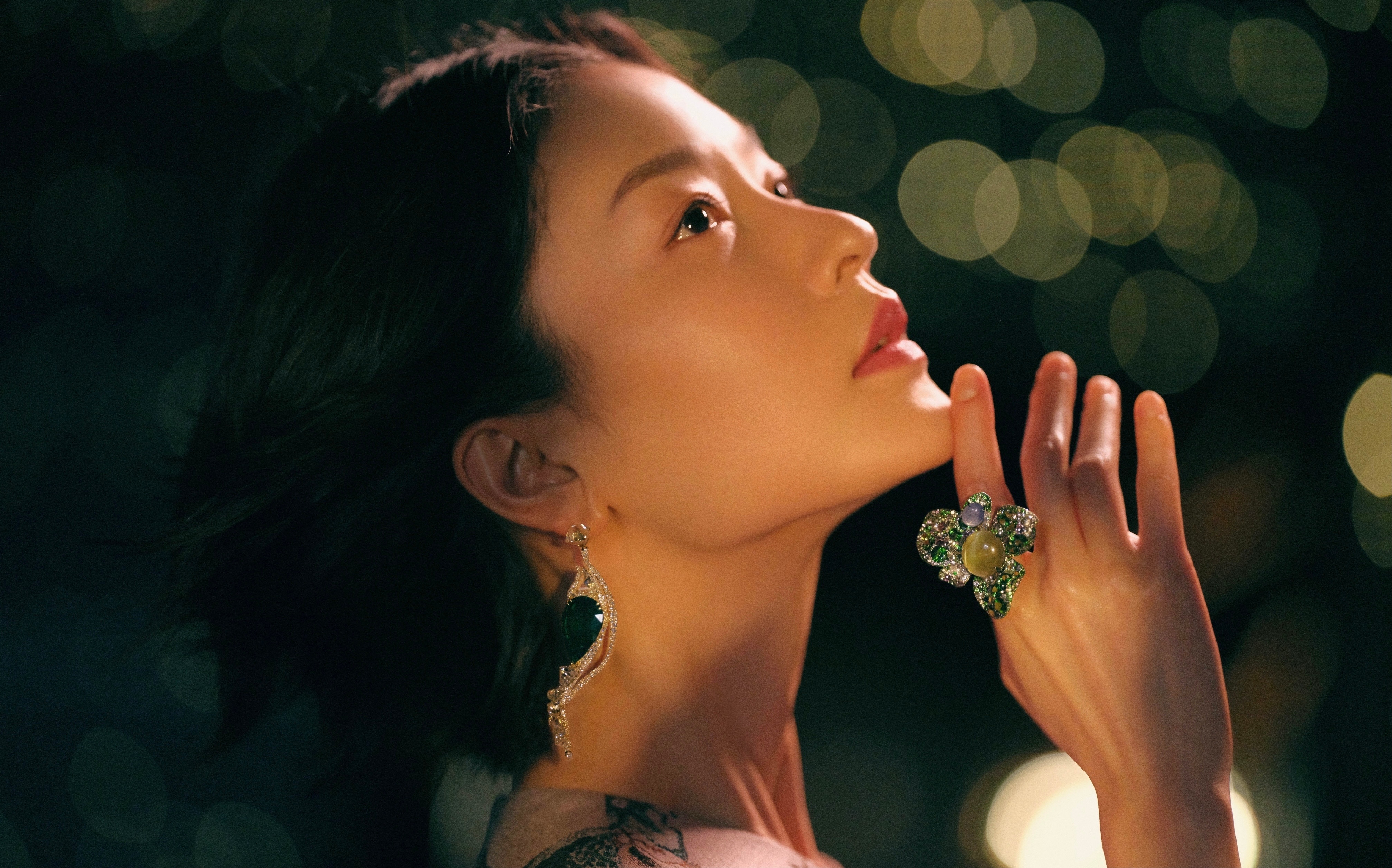  p>杜鹃(jennifer),1982年9月15日出生于上海市,中国内地女模特,演员