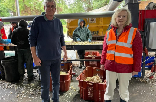 伊丽莎白·特拉斯合照