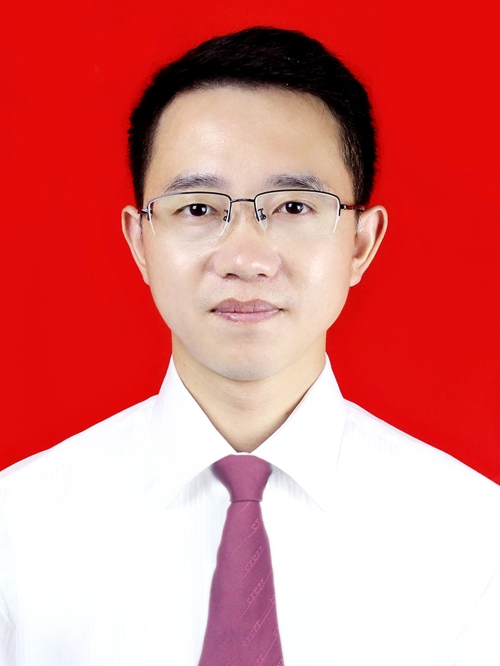 10月出生,汉族,籍贯:四川宣汉,入党时间:2012.05,参加工作时间:2016.
