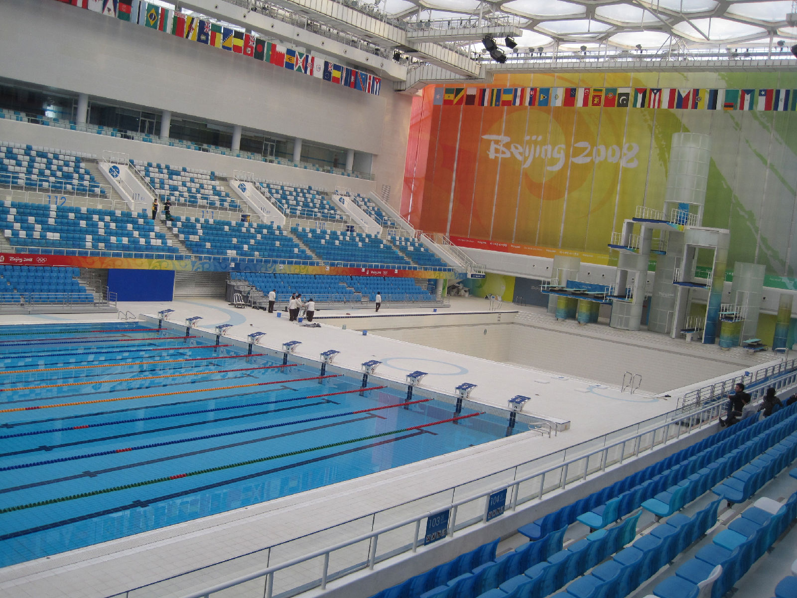  p>国家游泳中心(national swimming center),又名"水立方","冰立方"