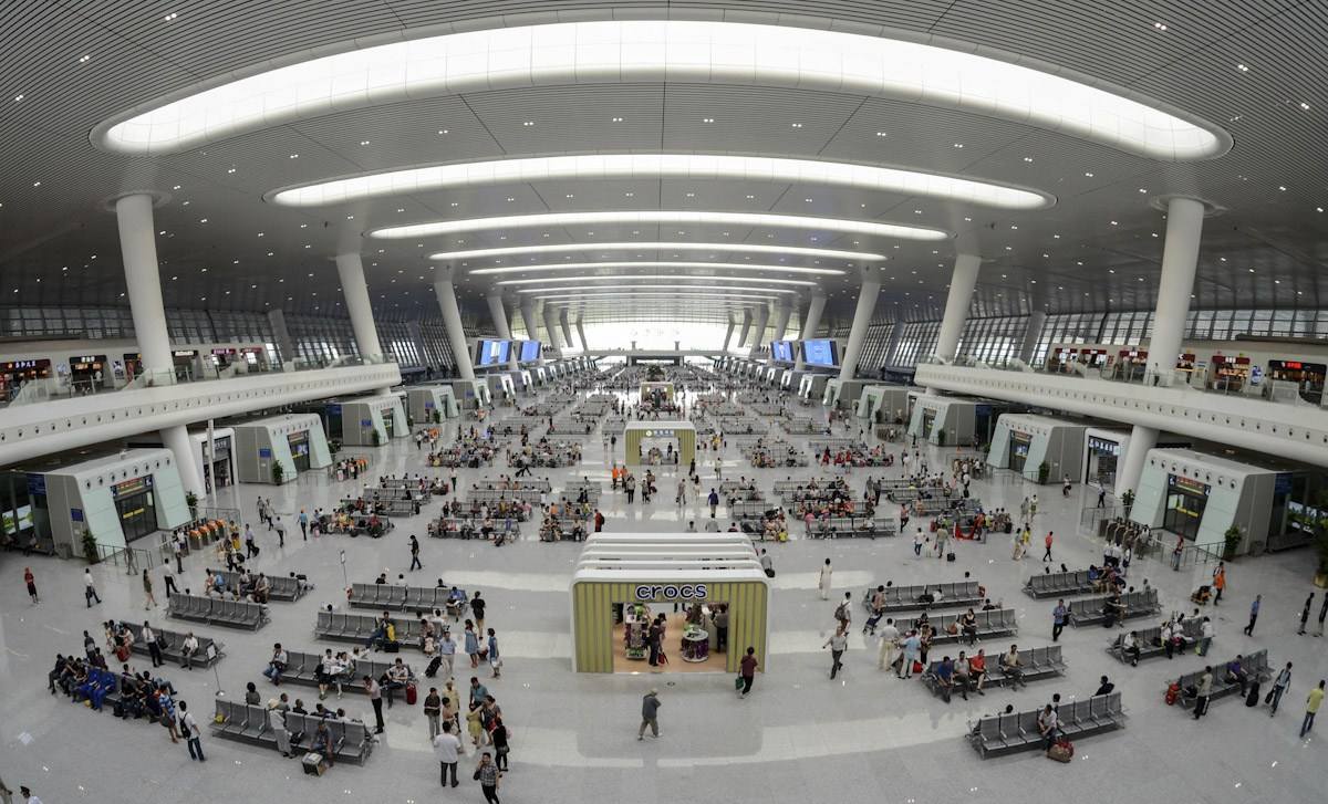  p>杭州东站(hangzhoudong railway station),位于中国浙江省 a