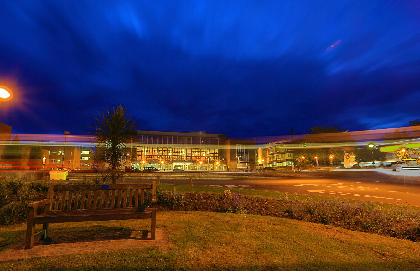  p>斯旺西大学(swansea university),位于英国 a target="_blank"