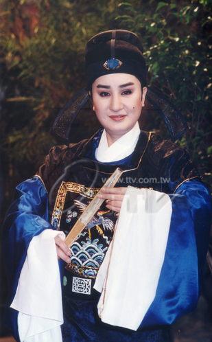 四季红之七品巧县官