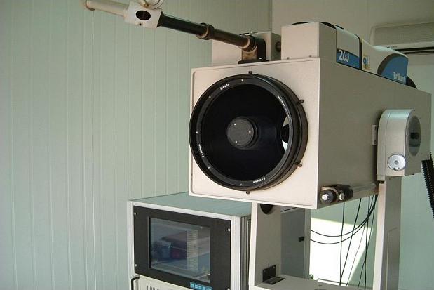  p> 干涉偏振滤光器(polarization interference filter),是根据 a