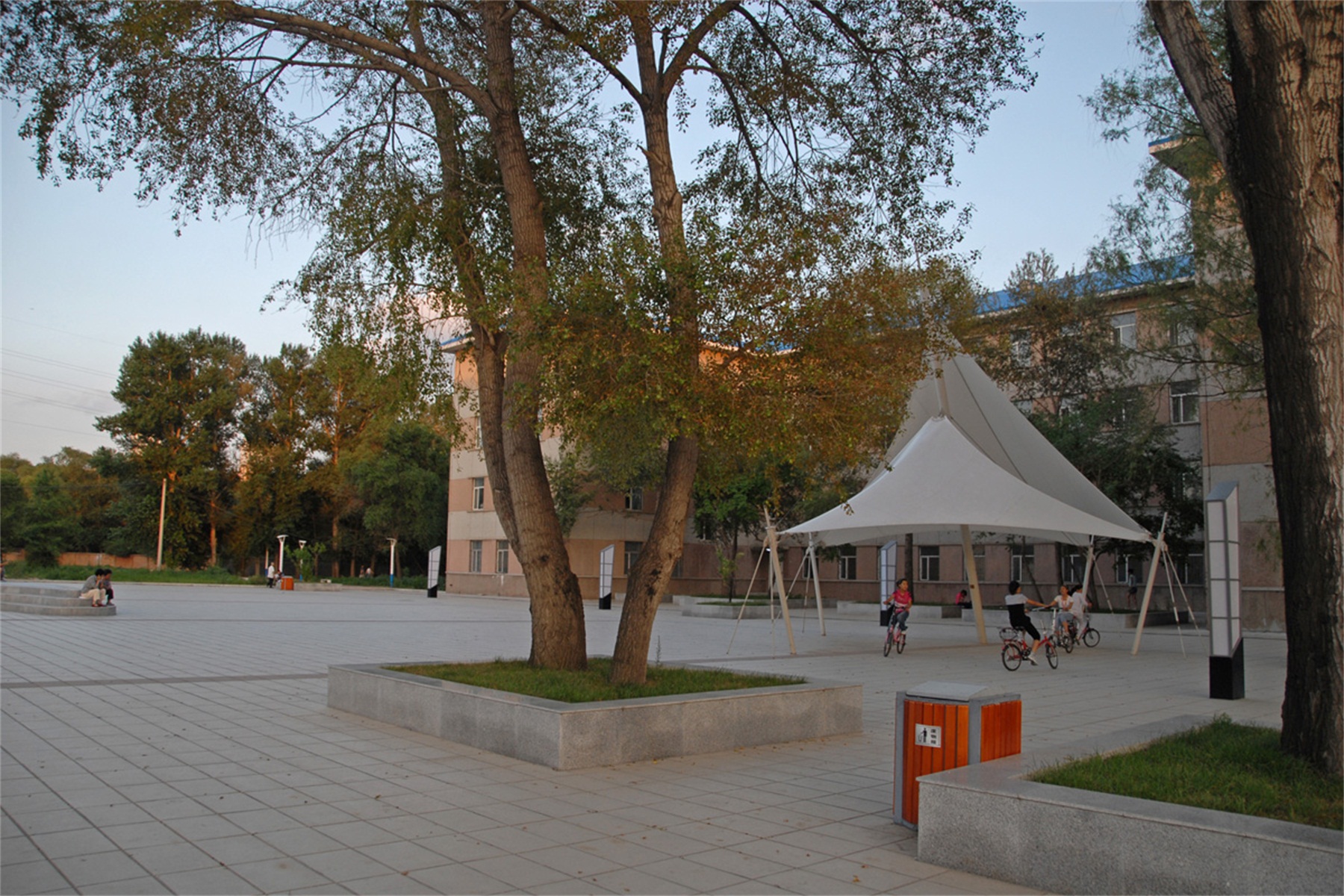 大庆师范学院