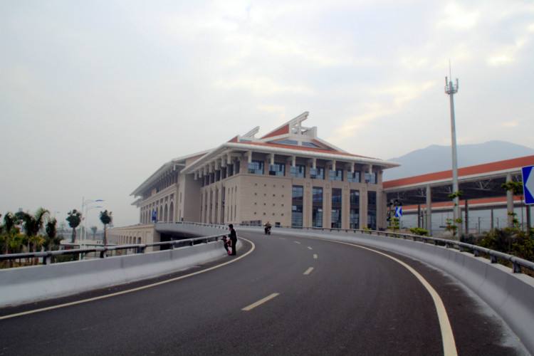 厦深铁路漳州站