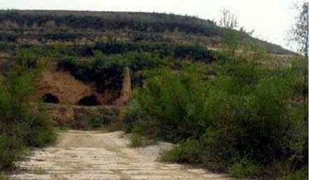  p>隘口战略防空洞位于侯马市上马办事处隘口村西南2公里, a target="