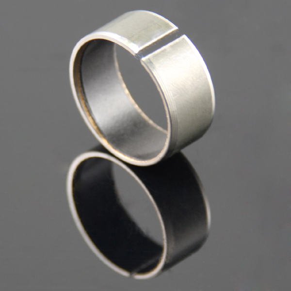  p>活塞环(piston ring) 是用于嵌入活塞槽沟内部的 a href="#" data