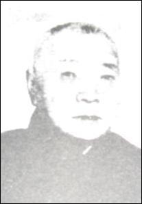 韋千里近照