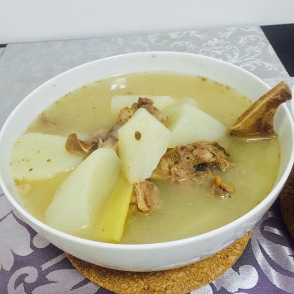 白萝卜牛仔骨汤