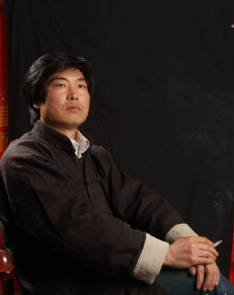  p>宋庆,字广大,1965年出生内蒙古赤峰,著名画家, a target="_blank"