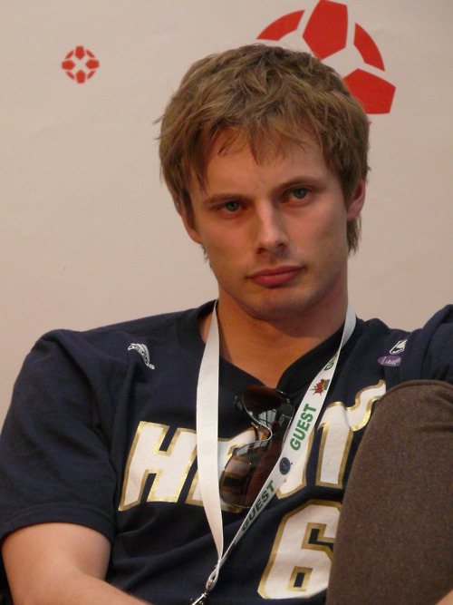  p>布莱德利·詹姆斯(bradley james),1983年10月11日在埃克塞特出生