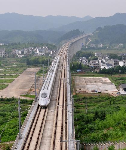  p>合福高速铁路(hefei-fuzhou high-speed railway),简称合福高铁,又