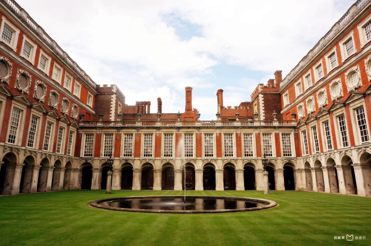  p data-id="go0e41ip1t">汉普顿宫(hampton court palace), 前 a