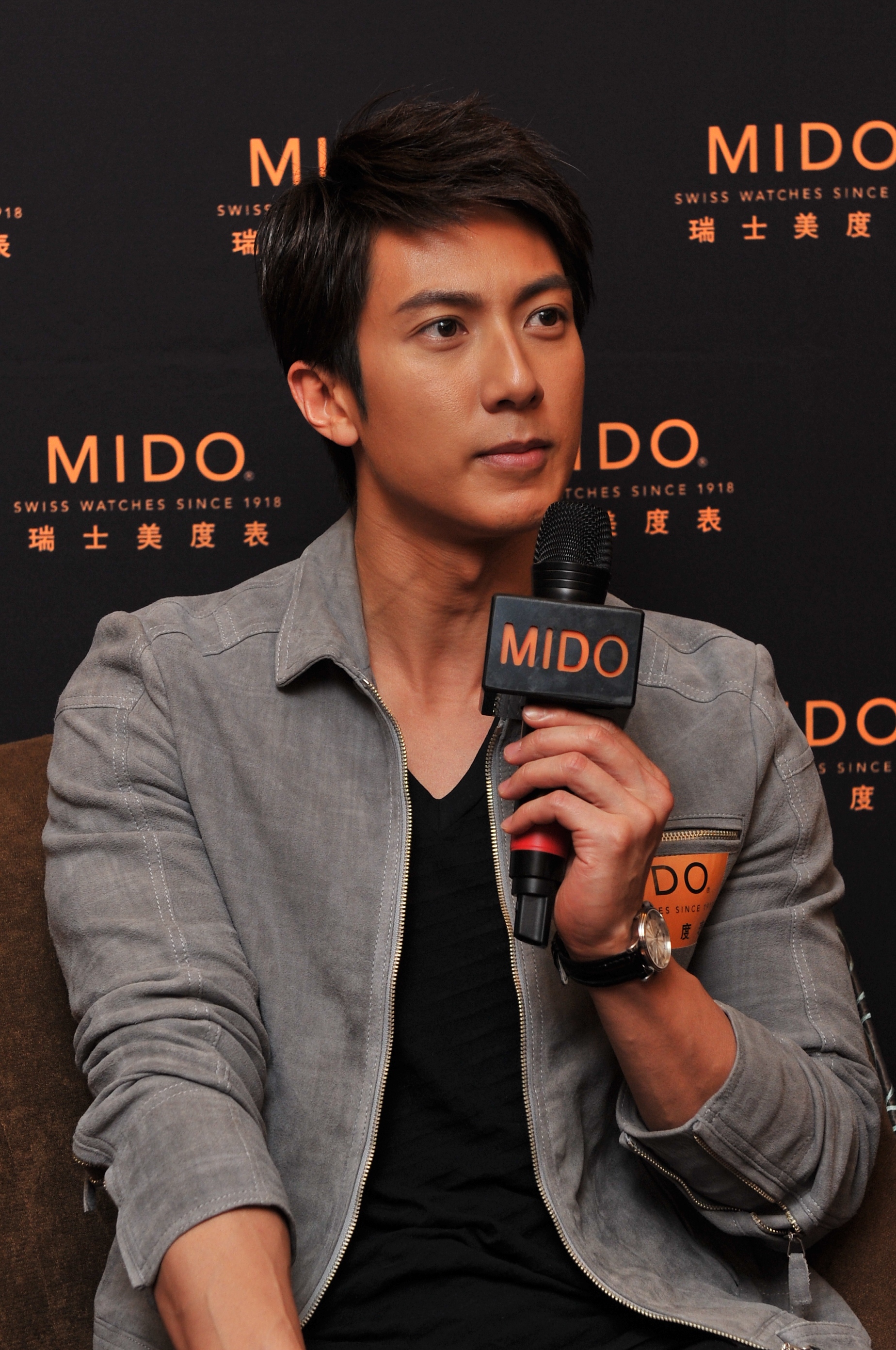  p>吴尊(chun wu),原名吴吉尊,1979年10月10日出生于文莱,华语影视男