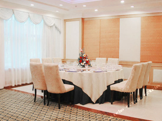 北海国发夜巴黎酒店