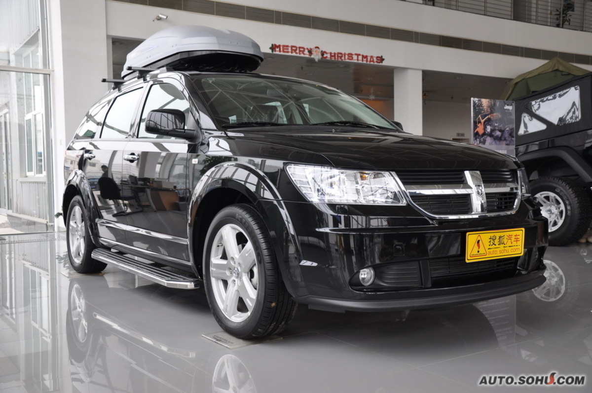  p>道奇酷威集合了家用mpv的舒适与大空间,以及suv驾驶性能与动感