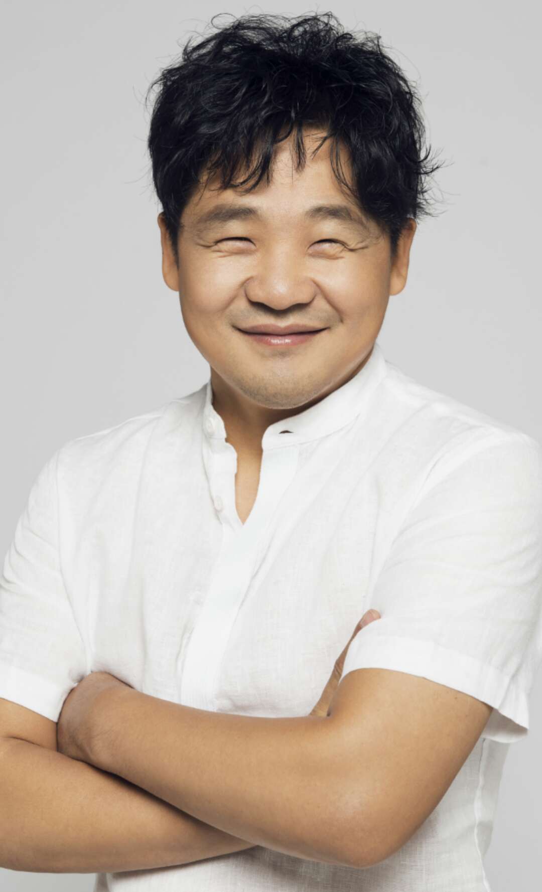  p>来喜,原名许玉军,出生于山东省临沂市费县,中国大陆男演员,空政