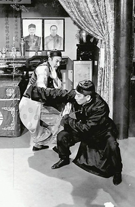 kien,1913年1月1日—2009年6月3日) /i>,原名石荣璋,香港著名电影演员