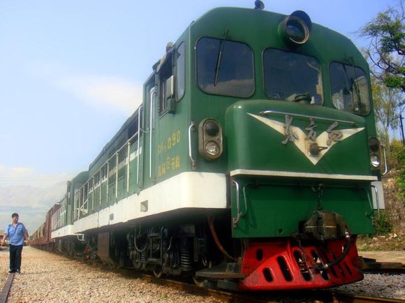 东方红型内燃机车