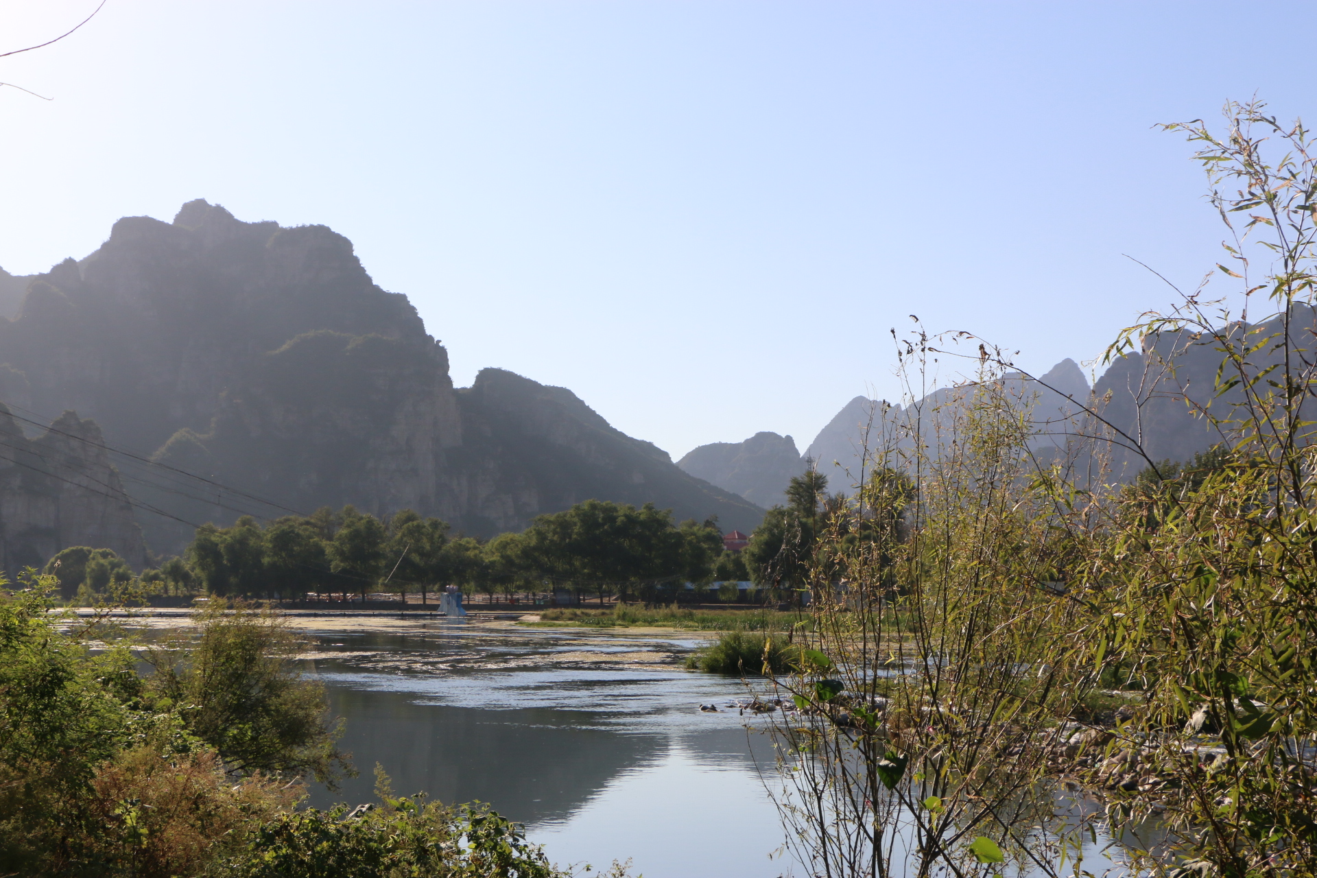  p>野三坡拒马写生基地位于河北省保定市涞水县野三坡.