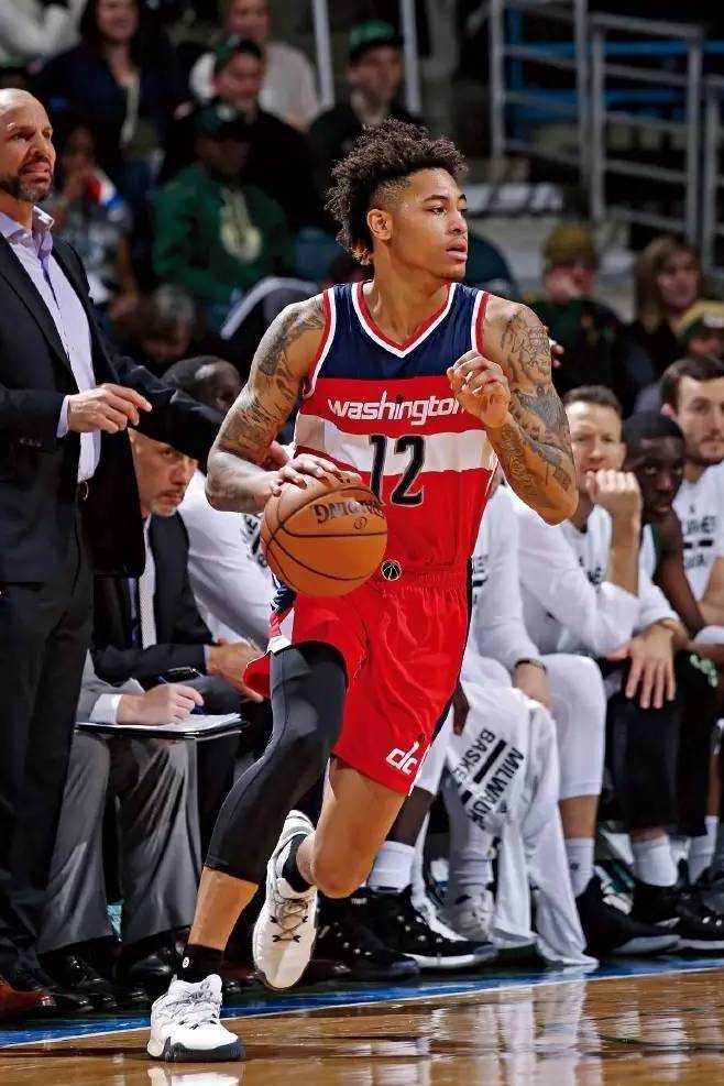  p data-id="gnfyand6iv">小凯利·乌布雷(kelly oubre jr.