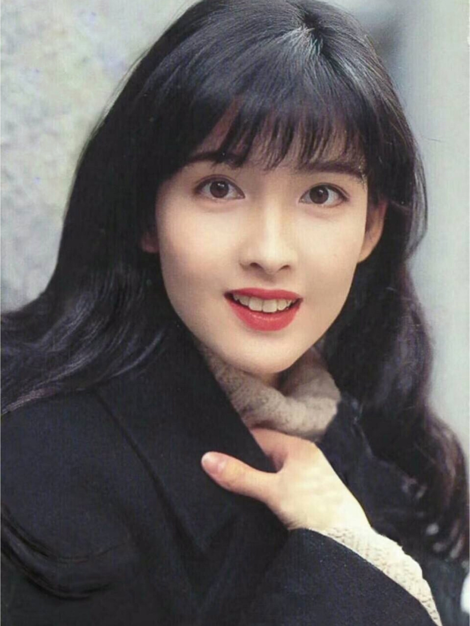chow) /i>,1967年11月10日出生于香港,中国香港女歌手,演员,主持人