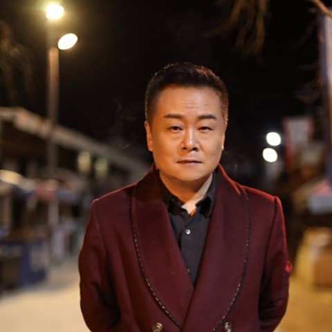 南来北往换钱男