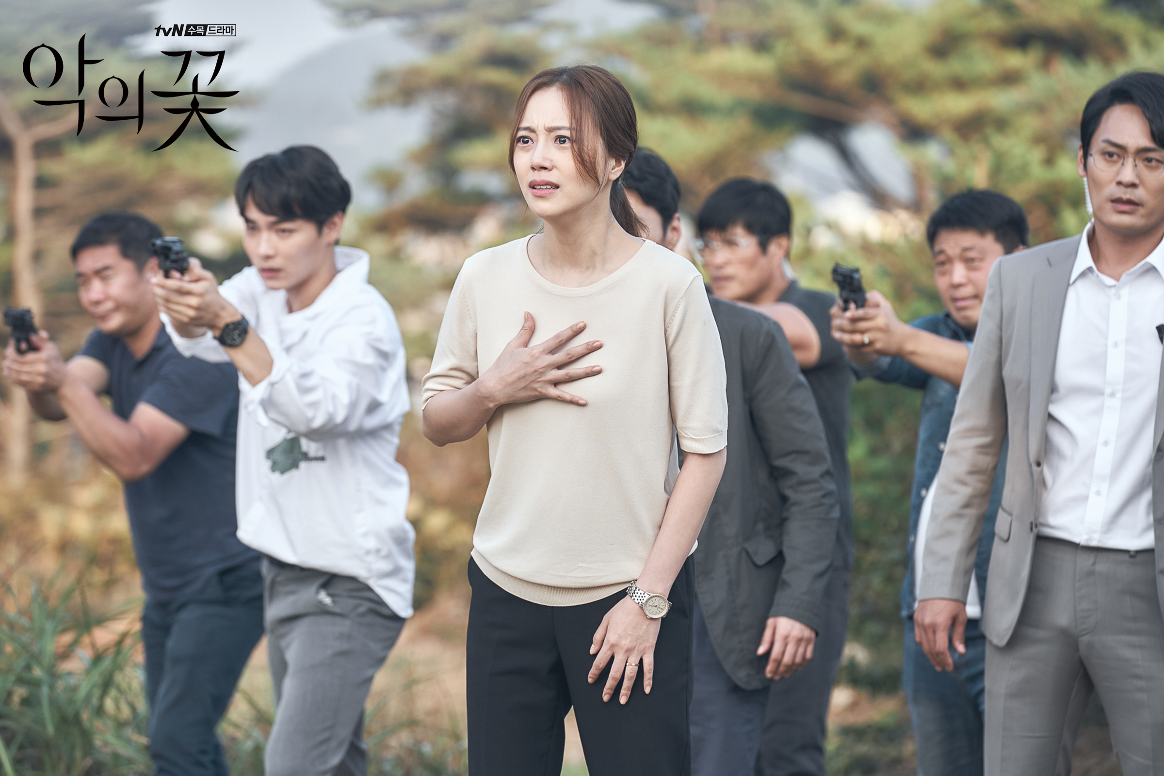  p>《邪恶之花》是韩国tvn电视台于2020年7月29日首播的悬疑爱情剧,由