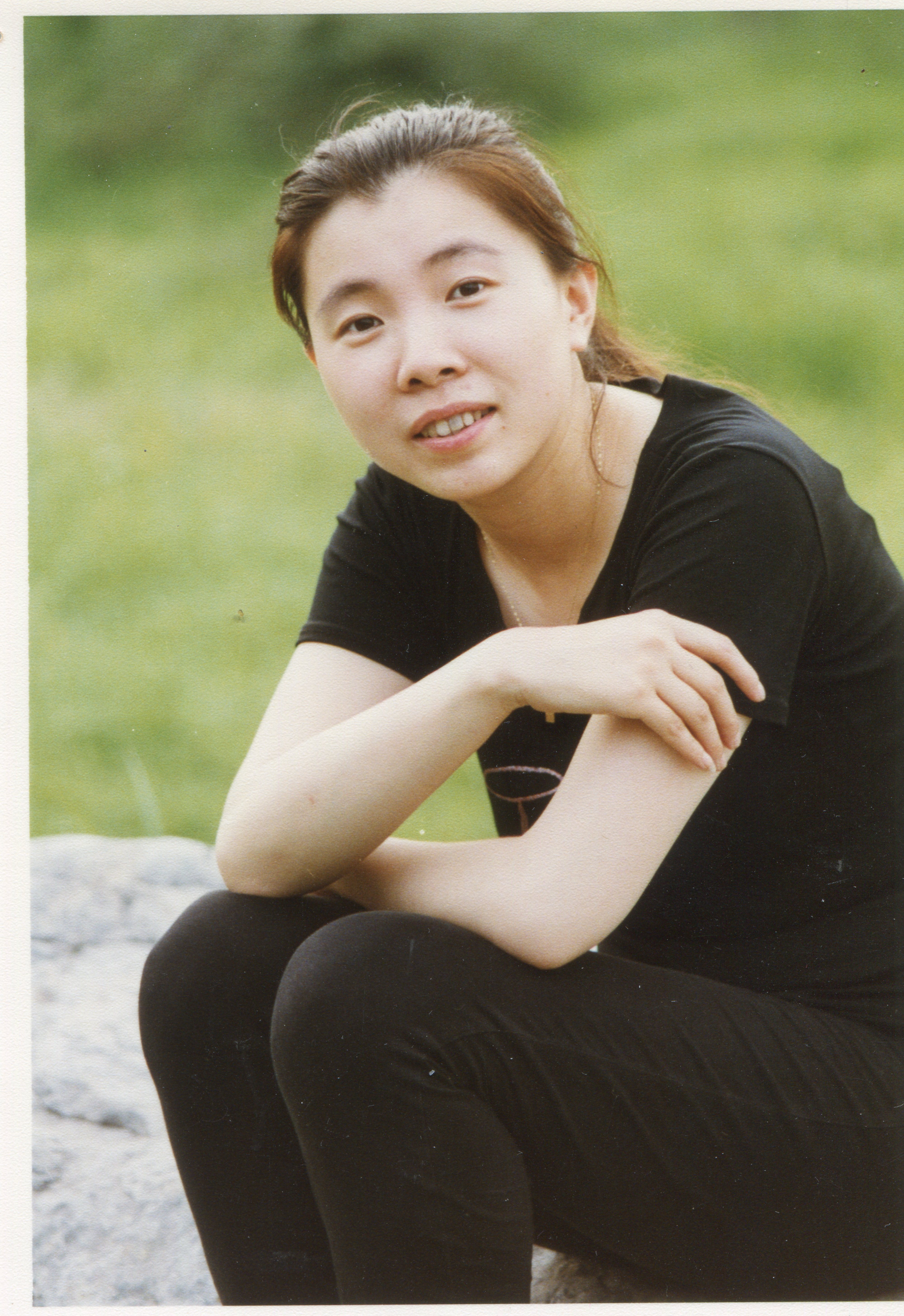  p data-id="gncn71n7g1">杨云菲,乳名丫丫,1970年生,中国影视化妆师.